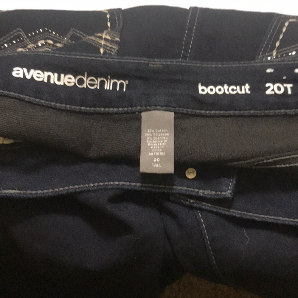 These are Avenue denim size 20 x 18 capris